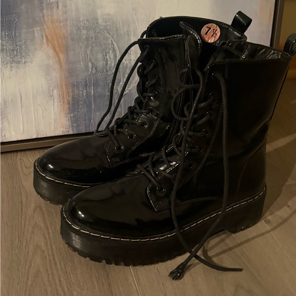 Black Lace-Up Women's Boots